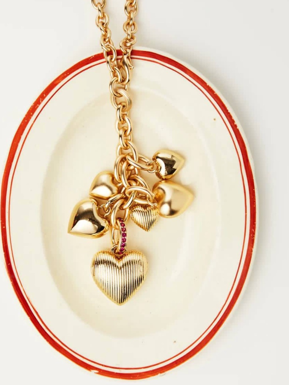 NWOT Roxanne assoulin hearts necklace